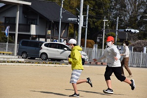 鬼ごっこ 鬼ごっこ