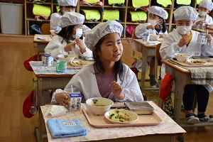 給食