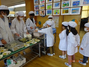 給食1