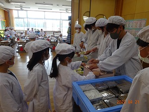 給食2
