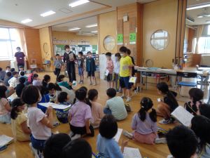 1・2年生学校探検始まり