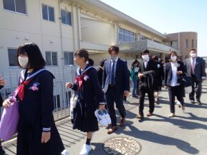 お見送り2