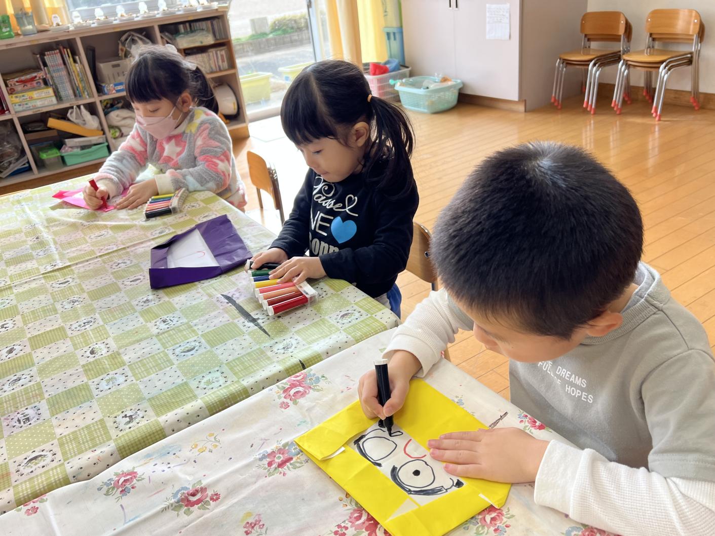 顔を描くよ