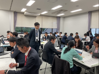 研究協議1の様子 研究協議1の様子
