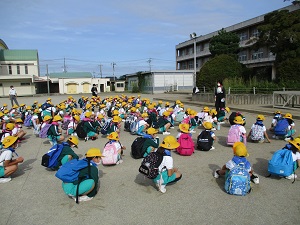 1年生遠足:集会 1年生遠足:集会