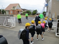 校門での見守り