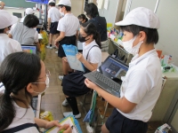自由に席を移動して会話練習 自由に席を移動して会話練習