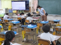 大型モニターを活用した授業です