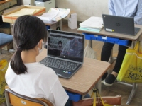 各ご家庭ではタブレットで参加しました