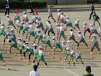 みとちゃんダンスで準備運動