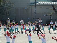 保護者の前でみとちゃんダンス