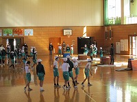 体育館での参観の様子