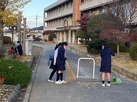 落ち葉掃きの様子1