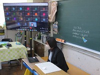 自己紹介は顔を見せて
