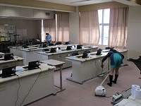 パソコン室の清掃 パソコン室の清掃