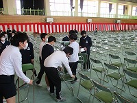 椅子並べの様子