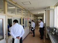 委員による授業参観