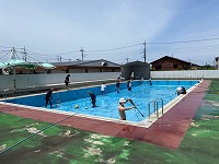 プール清掃の様子2