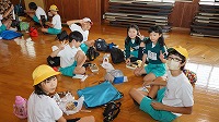 各自持参のお弁当タイム 各自持参のお弁当タイム