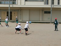 ボール遊び
