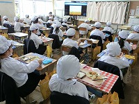 日々の給食風景