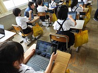タブレットを使用中！