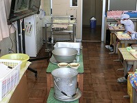 整頓された配膳台 整頓された配膳台