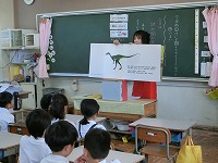 読み聞かせの様子(2)