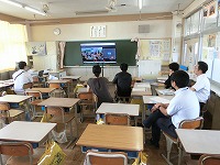 動画視聴で研修 動画視聴で研修