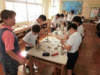 黙々と作業中! 黙々と作業中!