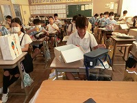 中身をどうしようかな。
