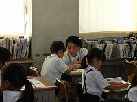 一人一人に丁寧に教えています 一人一人に丁寧に教えています