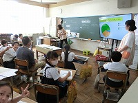 多くの先生方が授業をしています