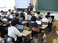 タブレットにて学習中！