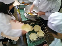 おぼんの上や、食器の戻し方はどうかな？