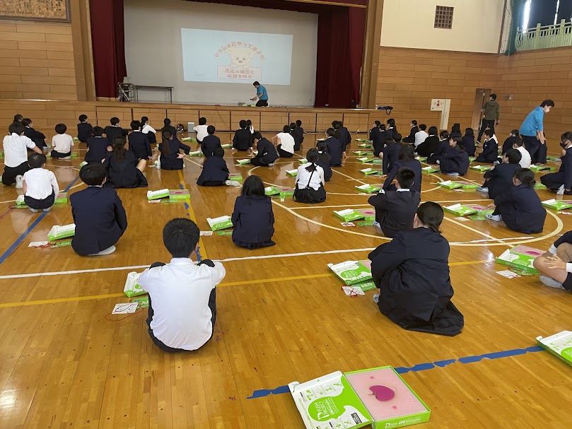 きちんと話を聞く様子