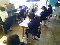 良い姿勢でテストを受けています 良い姿勢でテストを受けています