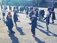 短縄で一人一人練習中！