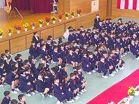 良い姿勢で入学認証ができました