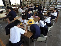図書室にて