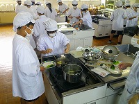 調理中