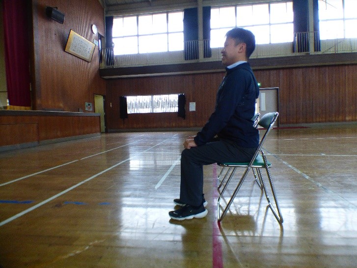 座り方（男）