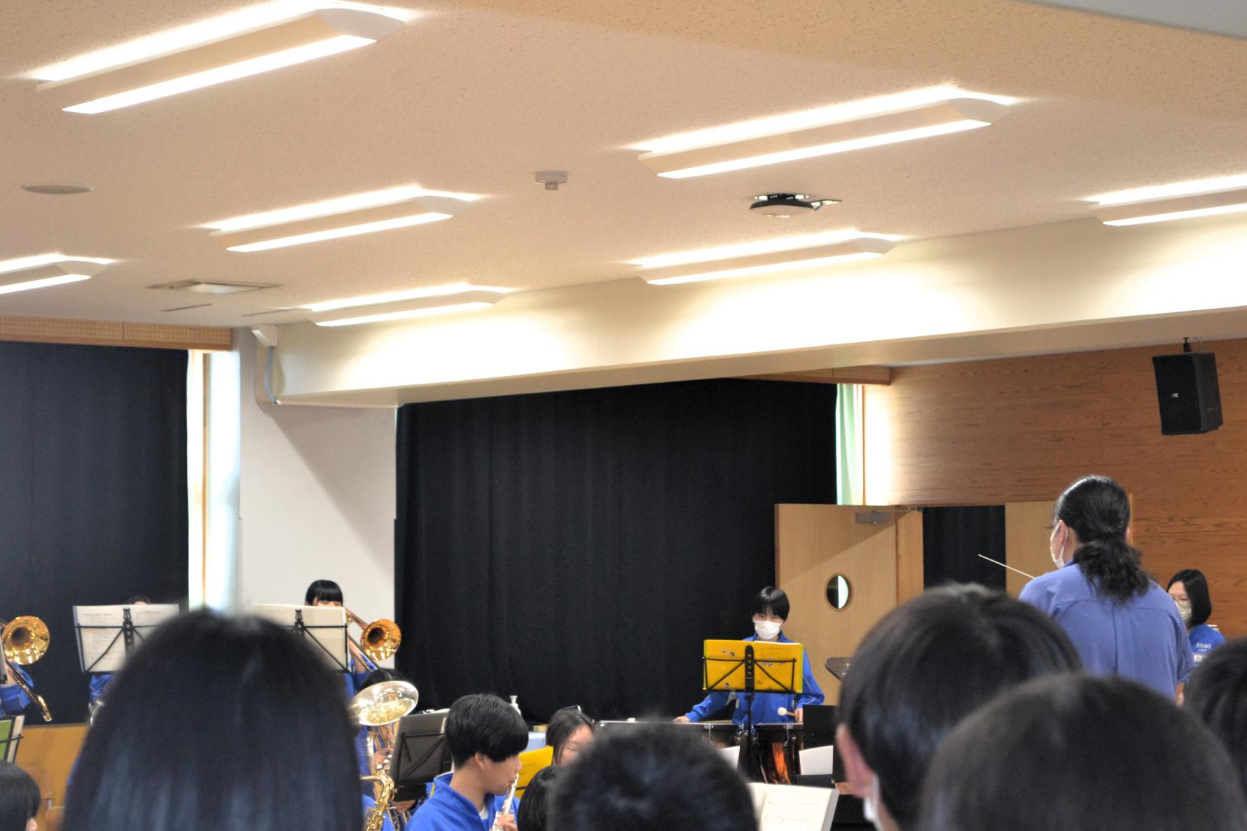 吹奏楽部の演奏を聴かせてもらいました
