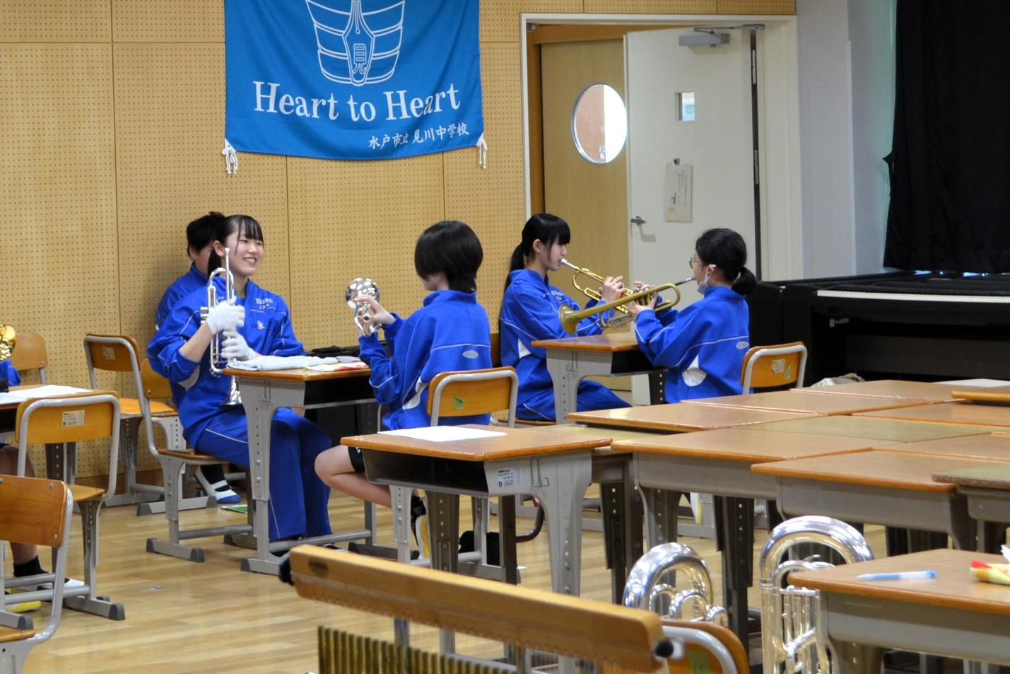 吹奏楽部は学期体験