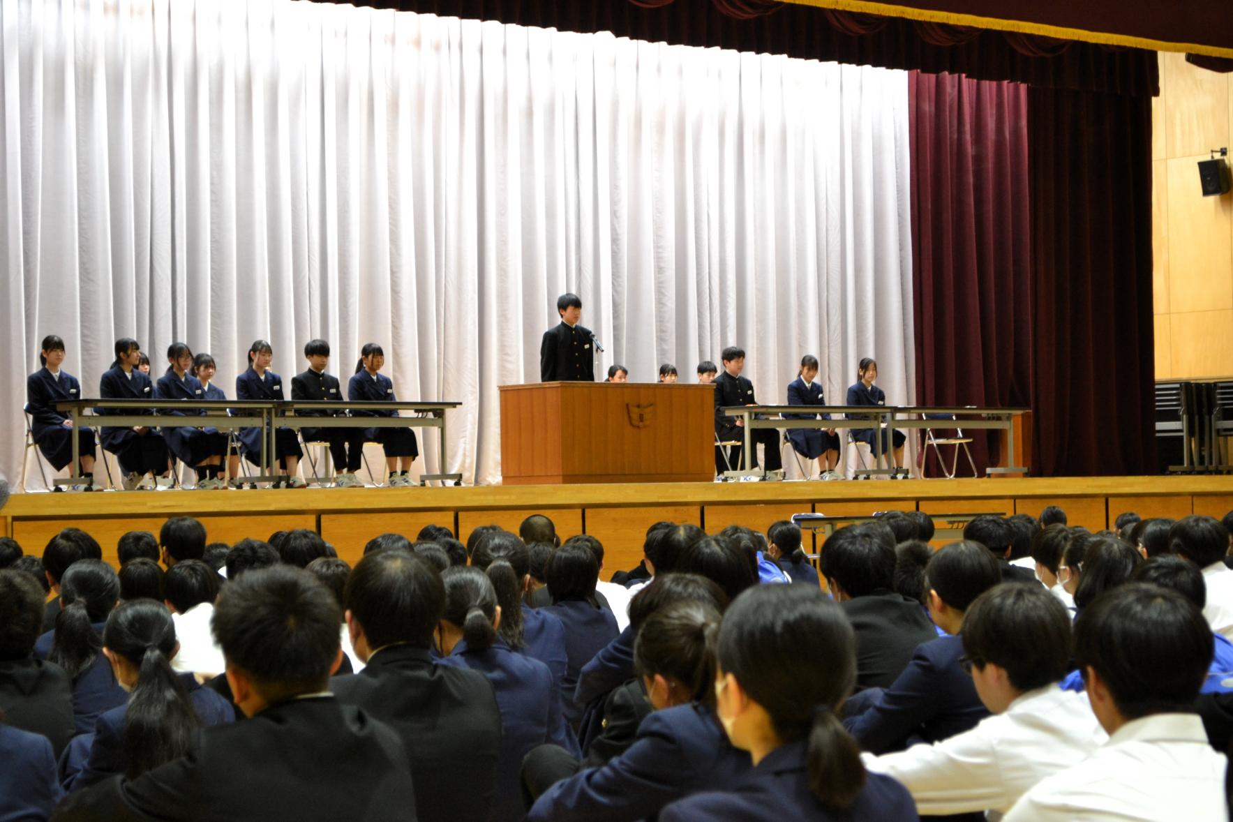 生徒会長のあいさつ