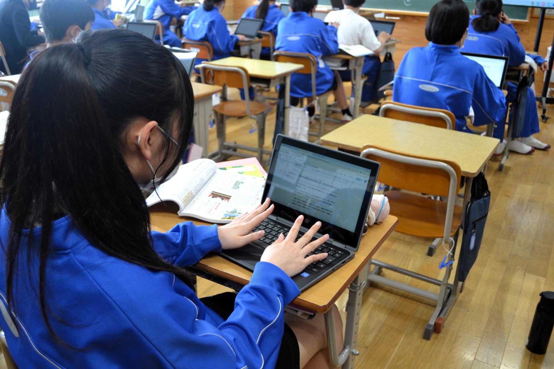 両手打ちもばっちりです