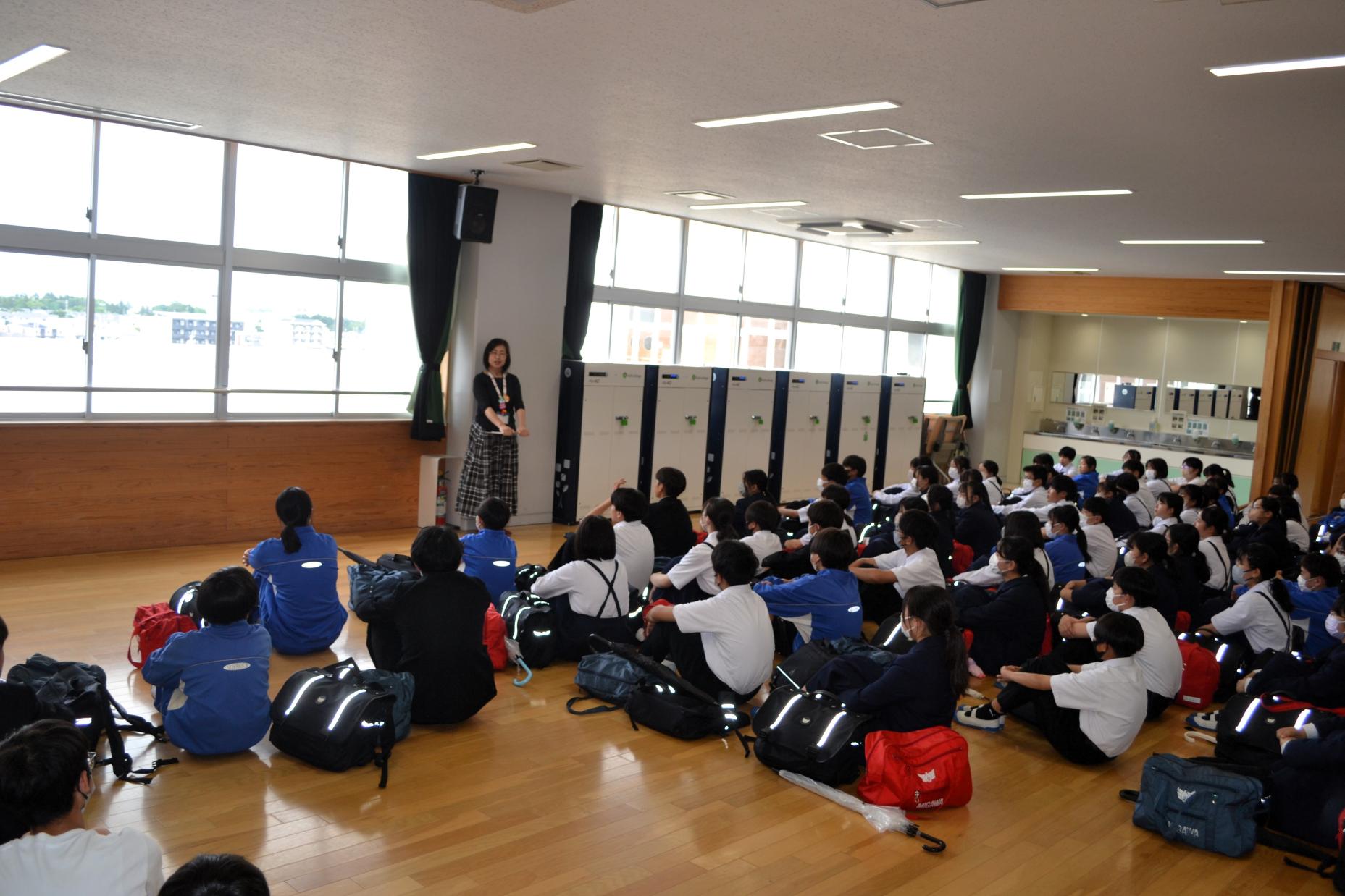 川野邉さんのお話を聞きます