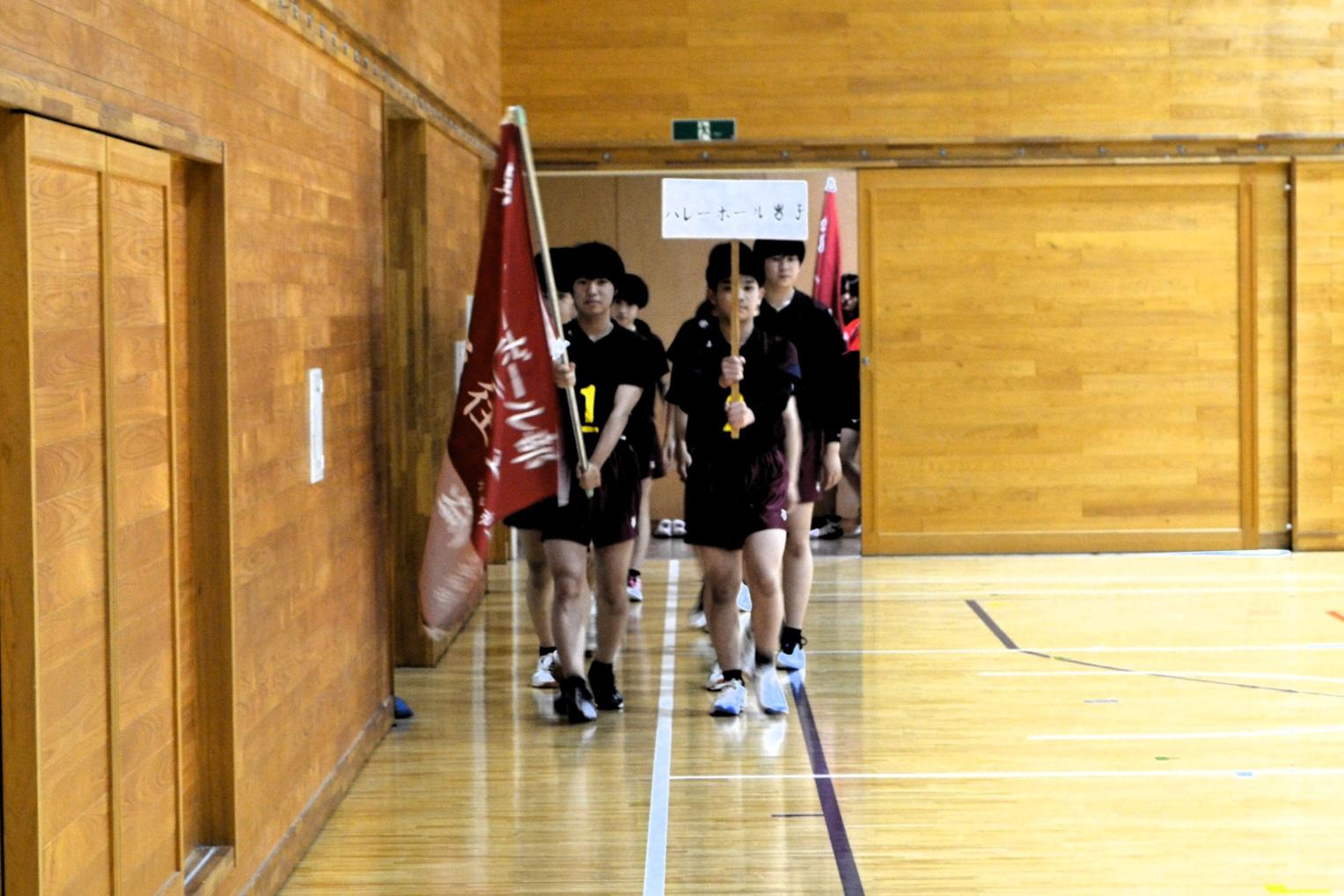 02 続いて男子バレーボール部