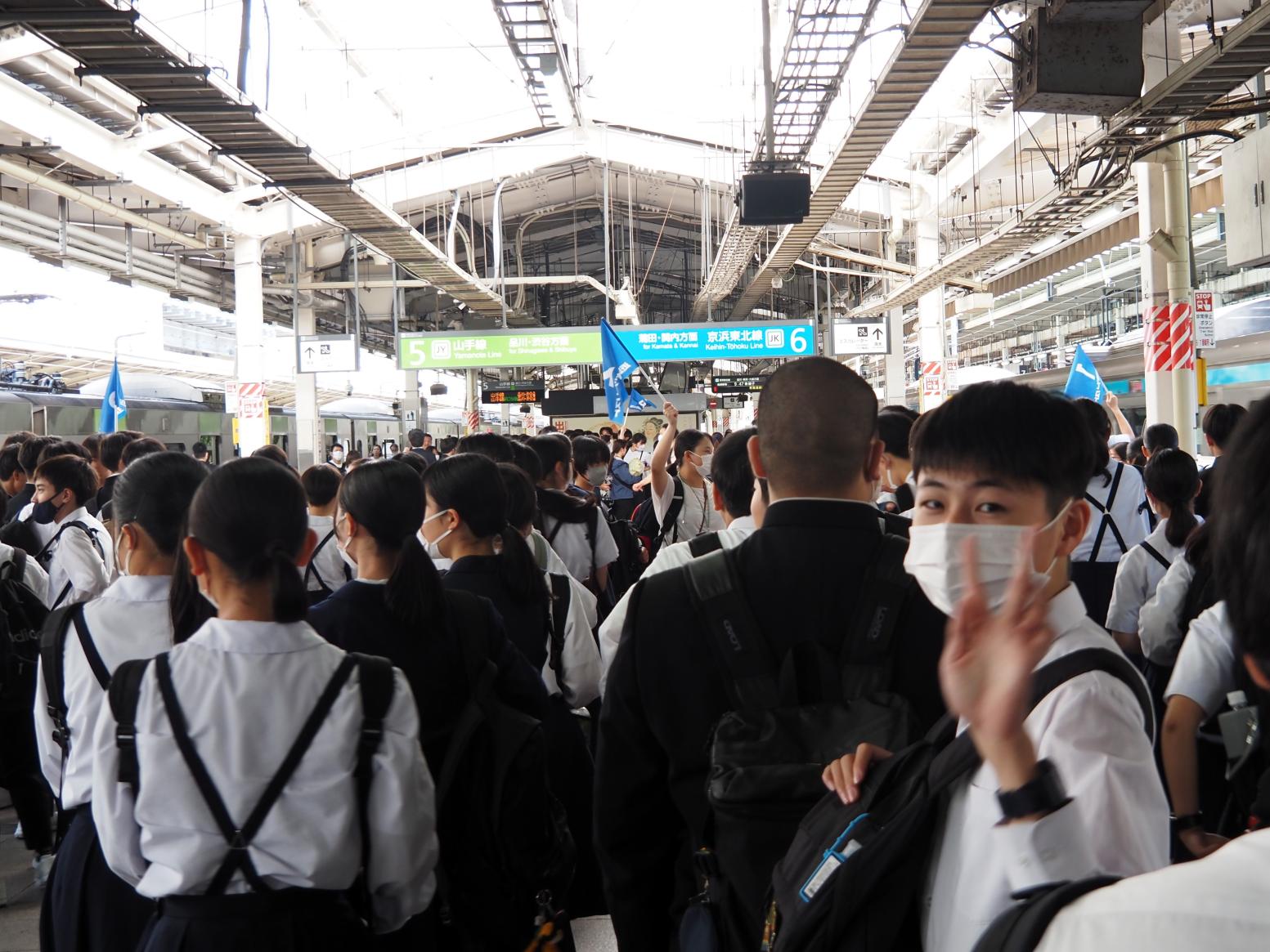 山手線に乗り換えです