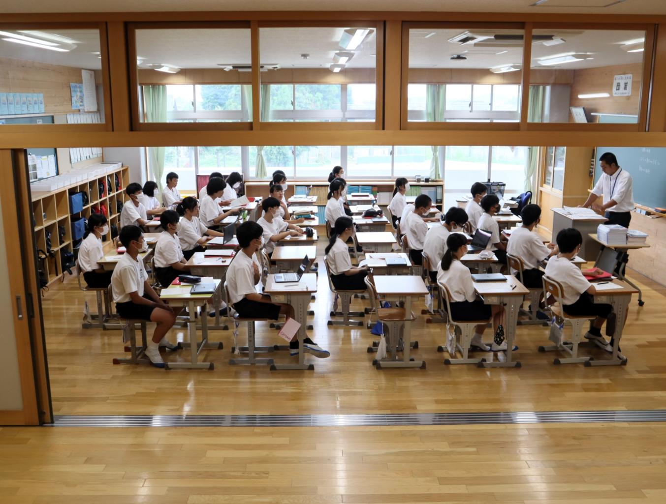 07 教室でもしっかりした態度で